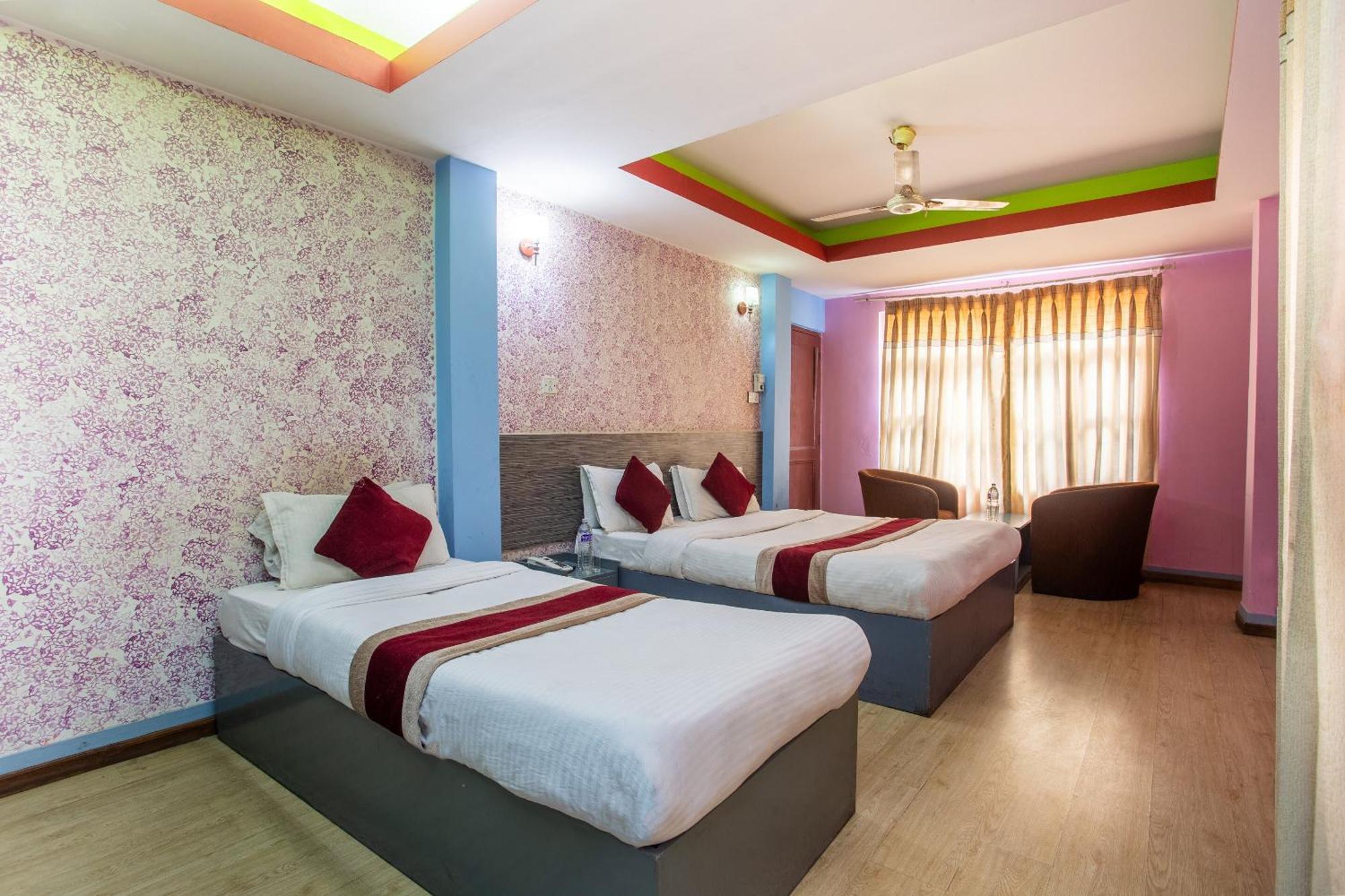 Oyo 808 Hotel Om Ganapati Pvt Ltd Kathmandu Buitenkant foto