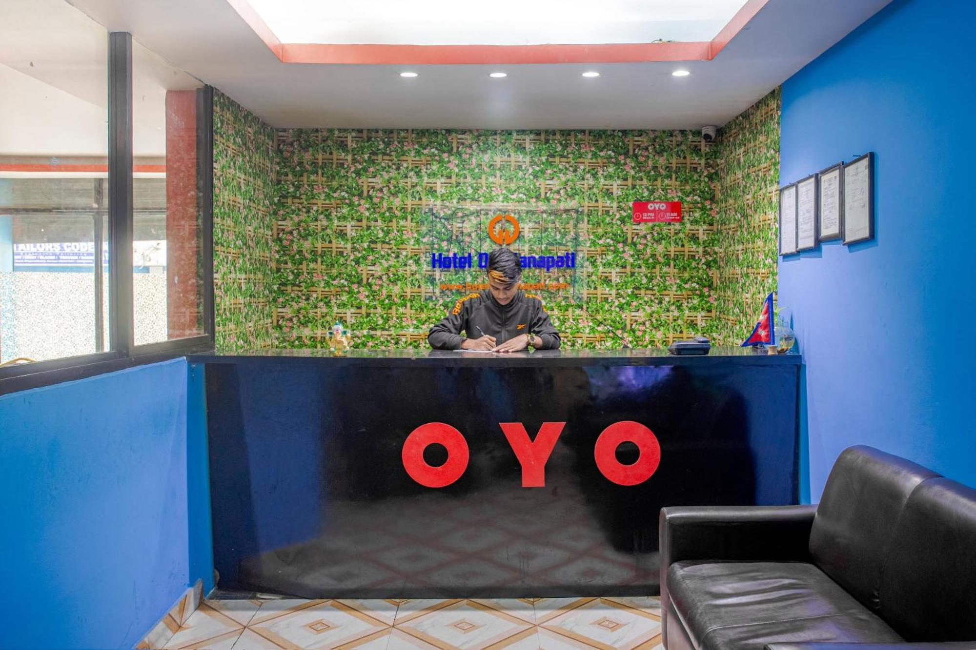 Oyo 808 Hotel Om Ganapati Pvt Ltd Kathmandu Buitenkant foto
