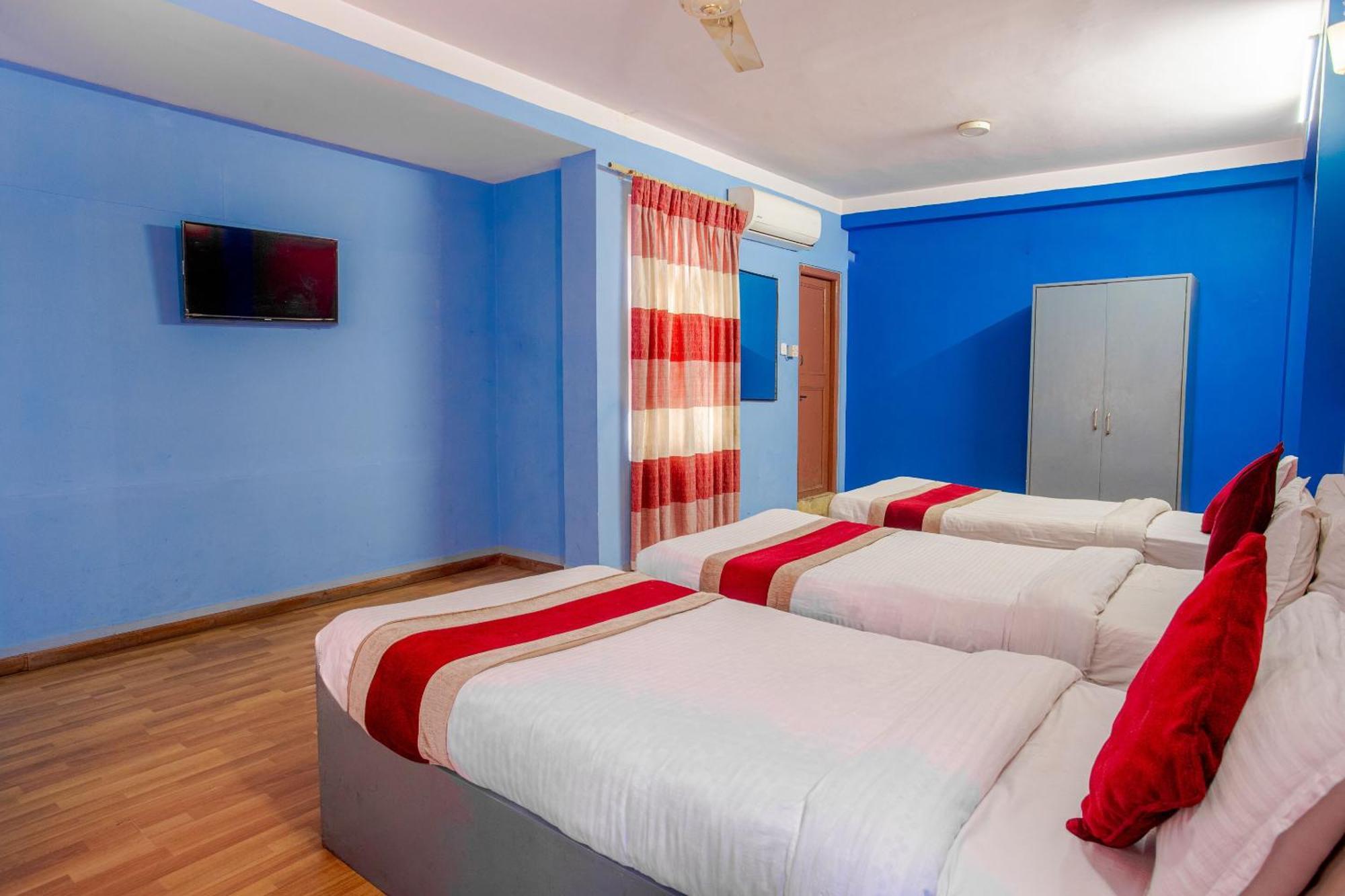 Oyo 808 Hotel Om Ganapati Pvt Ltd Kathmandu Buitenkant foto