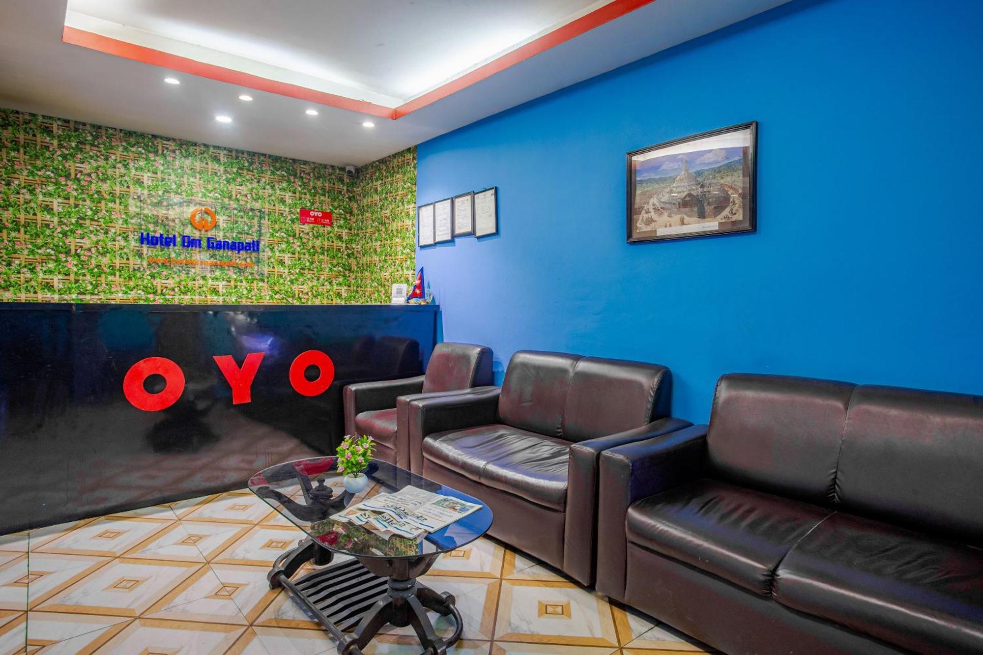 Oyo 808 Hotel Om Ganapati Pvt Ltd Kathmandu Buitenkant foto