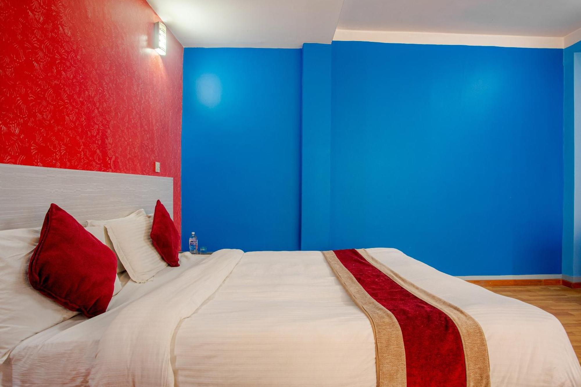 Oyo 808 Hotel Om Ganapati Pvt Ltd Kathmandu Buitenkant foto